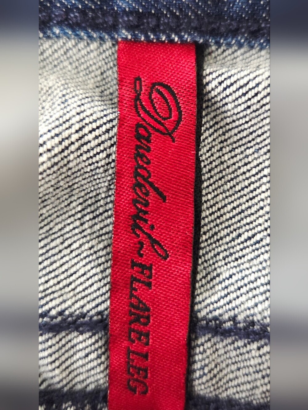 NWT GUESS DAREDEVIL FLARE JEANS. - Picture 5 of 8
